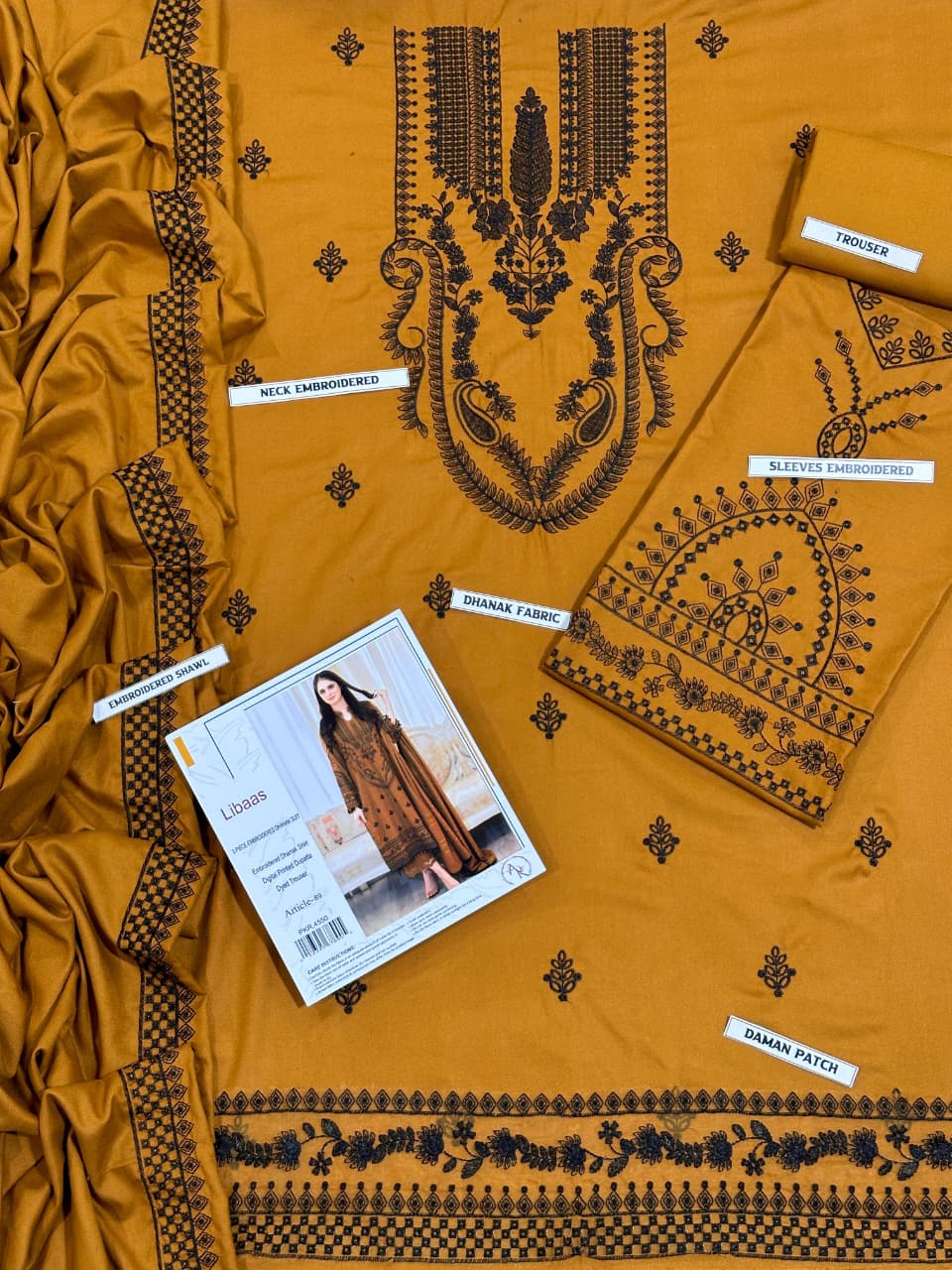 🌸 SUMMER'S COLLECTION 🌸 🟥 BRAND NAME : LIBAAS 🟨 CATEGORY : LAWN 3PC Embroidered (001)